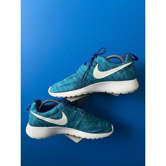 nike  roshe one print 599432-415  womens running shoes Sz 10 - Picture 1 of 6